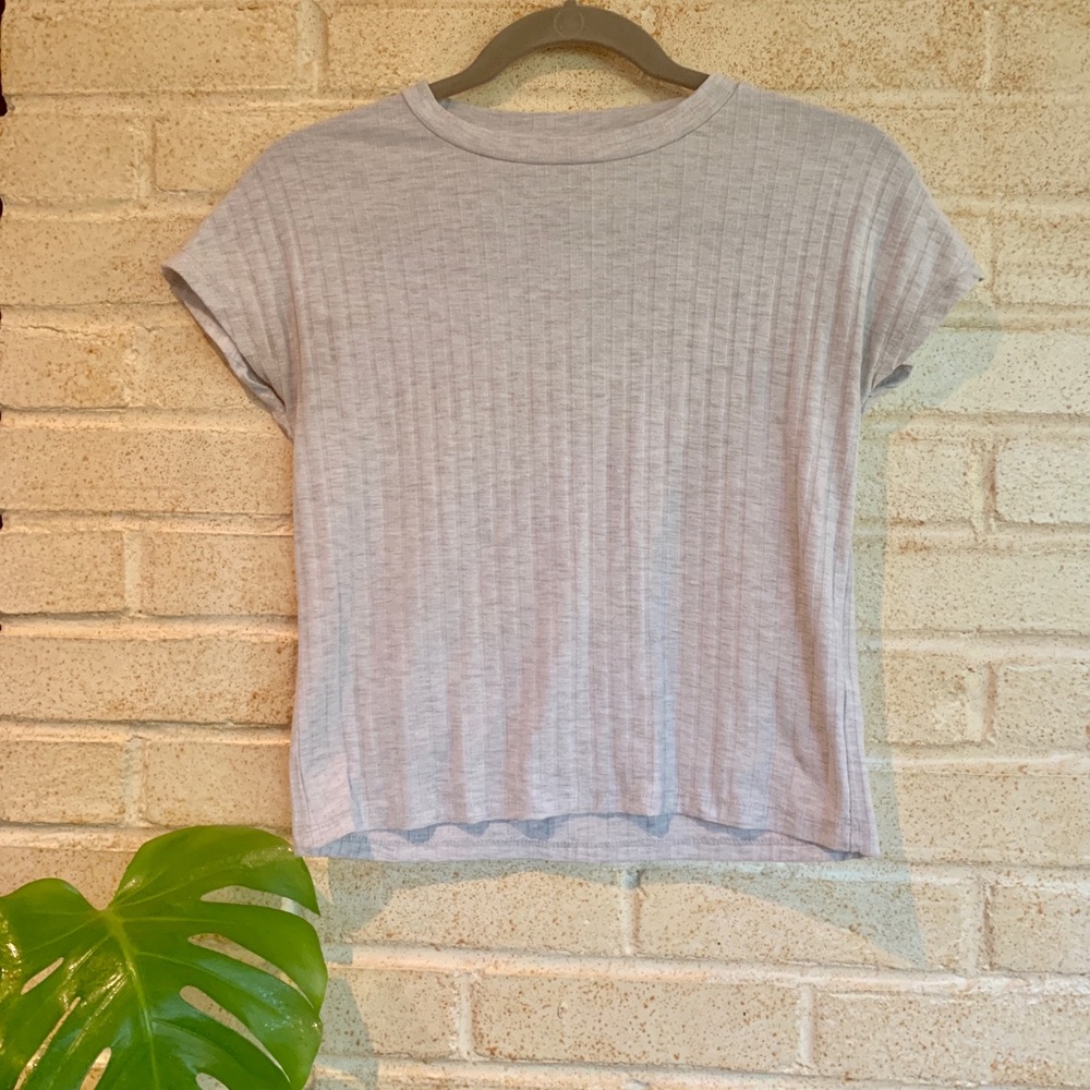 Gray comfy crew neck tee